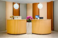 Railway Business Hotel (xinyang Railway Station Branch)