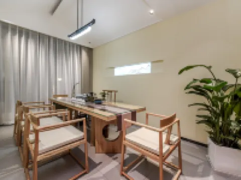 Kuoyue Yunqi Hotel (Fengjie High-speed Railway Station)