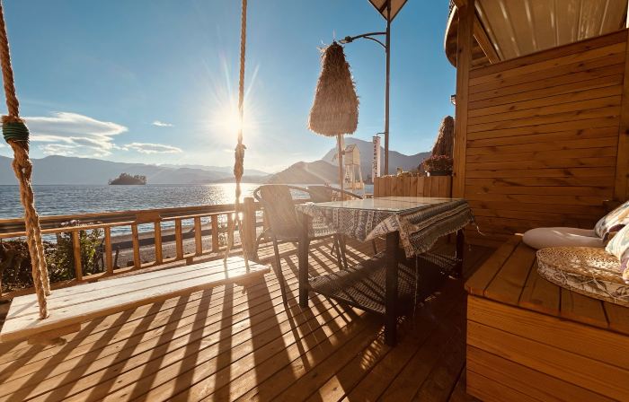 Lugu Lake plain brocade lake scenery light luxury B&B
