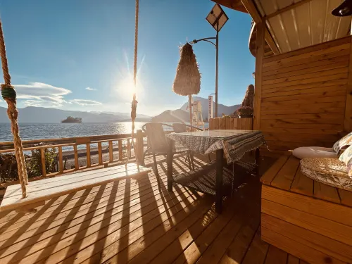 Lugu Lake plain brocade lake scenery light luxury B&B