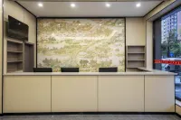 Huaihua Blue Maple Hotel (Sports Center Hunan Medical College Branch)