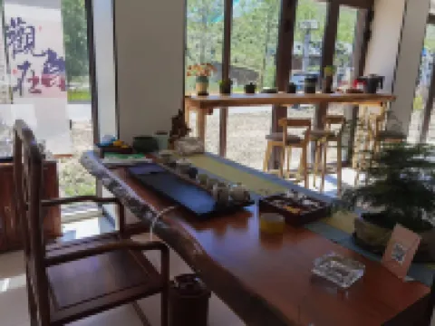 Altai Riverside Shanfeng Homestay (Jiangjunshan International Ski Resort)