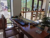 Altai Riverside Shanfeng Homestay (Jiangjunshan International Ski Resort) Hotels in Altay City