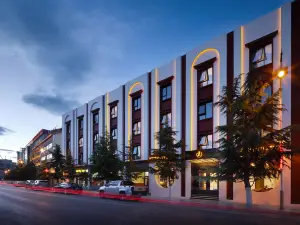Z Hotel (Shangri-La Dukezong Ancient City)