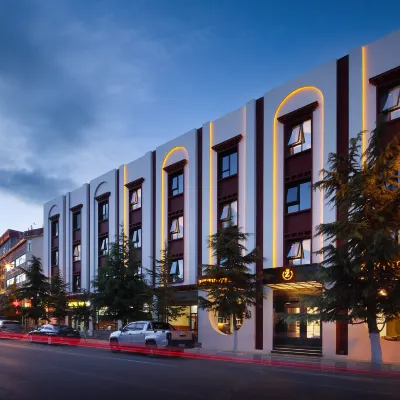 Z Hotel (Shangri-La Dukezong Ancient City) Hotels near Tancheng Square