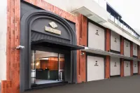 Guangzhou Xibo Hotel (Panyu Square subway station Panyu Shiqiao store) Hotels near CPC Guangzhou Committee Party School Panyu Branch
