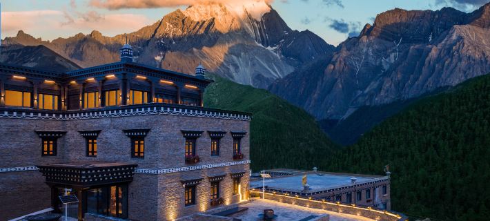 Craftsmanship·Qianqiu Snow, Daocheng Yading Scenic Hotel Hotels in Daocheng County
