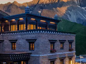 Popular Vacation Homes in Daocheng County