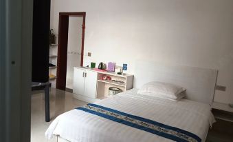 Macheng Business and Trade Hotel