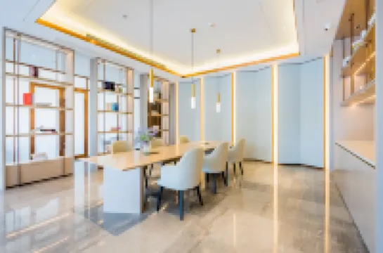 라방 호텔 (피저우 동역 타오후아다오 공원)