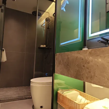 The Cat Spirit Inn | Japanese-Style High-Rise Hotel (Minsheng Rd, near Pen Shuichi Metro, Guiyang)