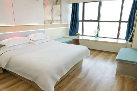 Qishe Light Luxury Hotel Отели рядом с достопримечательностью «Qilu University of Technology Library»