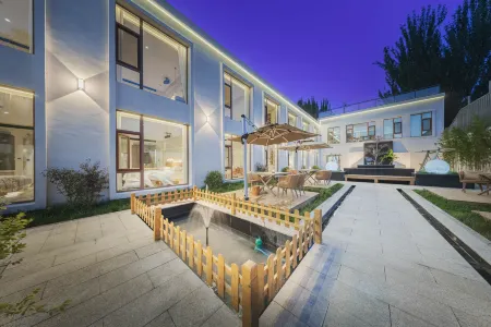 Sixth Street Inn - Riverside Retreat (Yining Branch)​ Отели рядом со станцией Yining Railway Station