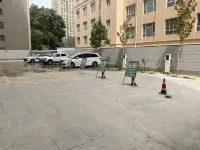 Jianguo HIDDEN Hotel (Hotan Night Market Tuanjie Square) - Bãi đậu xe