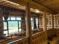 Ngawa Lianbao Yunju Homestay Hotel a Ngawa