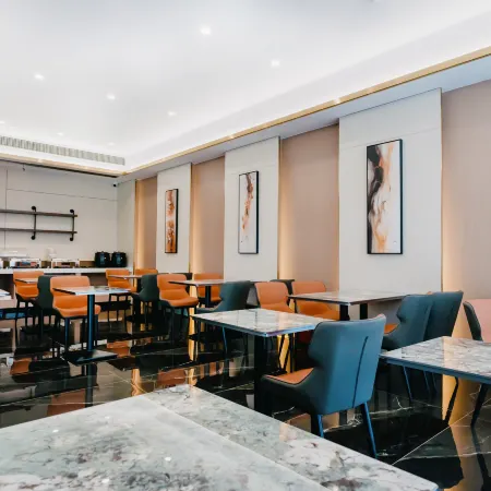 Yizhi Hotel (Qingyuan Yingde Binjiang Park Branch)
