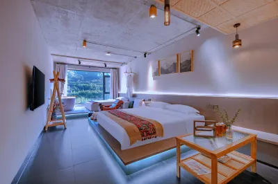 Yitu Xiqiu·Family Boutique Beauty Hotel Hotels near Shishe Village