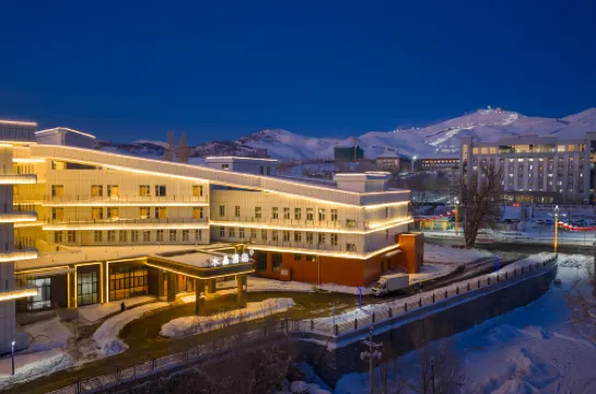 Altay  Crystal Hotel Hotels in Altay City