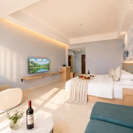 Comfort Light Luxury Hotel (Lincang People's Hospital Branch)