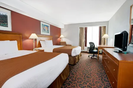 Ramada by Wyndham Niagara Falls/Fallsview