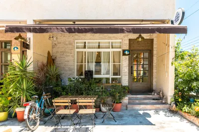Cozy Green Guesthouse Hotels near Chulu Ranch