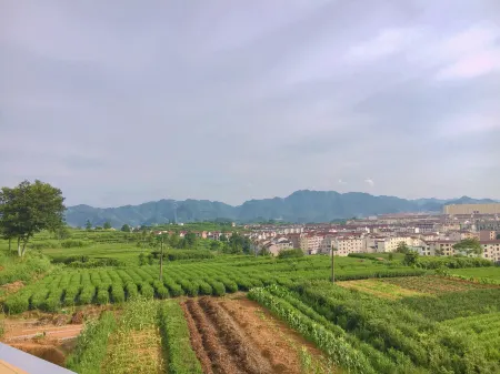 Pan'an Pushe Guesthouse Отели рядом с достопримечательностью «Shibawo Scenic Resort»