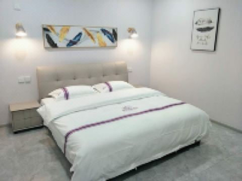 遇见精致酒店(章丘大学城店) - 优享北欧大床房