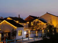 Floral Hotel · Yixing Lake Father Holds Hometown Hotel Hotels near Linggu Cave