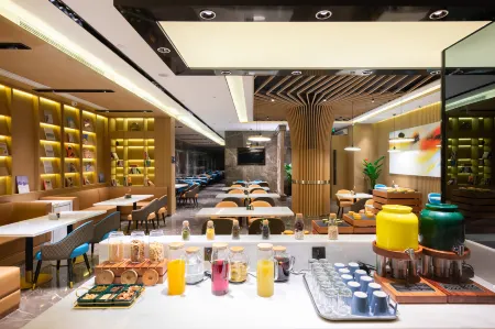 Atour Hotel Kunming Green Lake Yunnan University Отели рядом с достопримечательностью «Geological Resources and Engineering Postdoctoral Floating Station of Kunming University of Science and Technology»