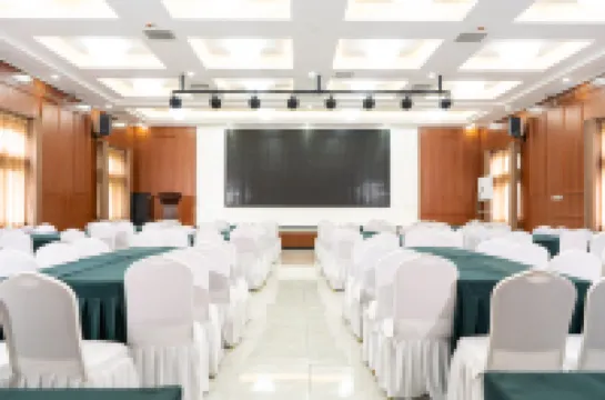 จินเจียง อินน์ อานหยาง เรียลเวย์สเตชั่น