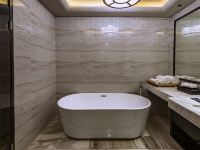 沃尔顿国际酒店(兴国店) - 浴缸大床房