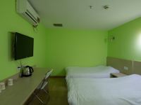 上海星月假日酒店 - 标准双床房