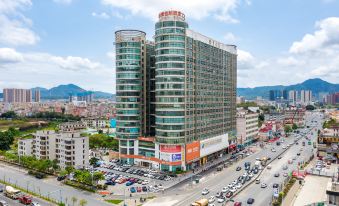 Vienna Hotel (Shenzhen Pingshan High-speed Railway Station)