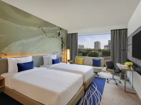 Novotel Ahmedabad Отели рядом с достопримечательностью «Индиан Институт оф Менеджмент Ахмедабад»