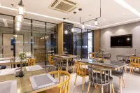 Jinyi Chain Hotel (Drum Tower General's Mansion Subway Station)