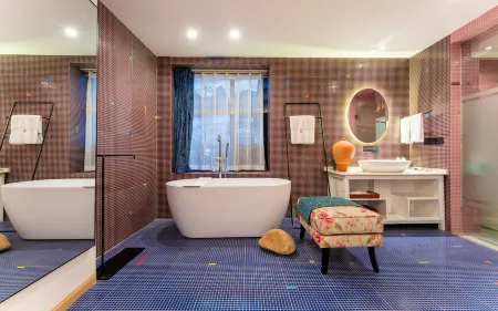 TengChong Shichu Hot Spring Hotel Отели в г. Тенчун