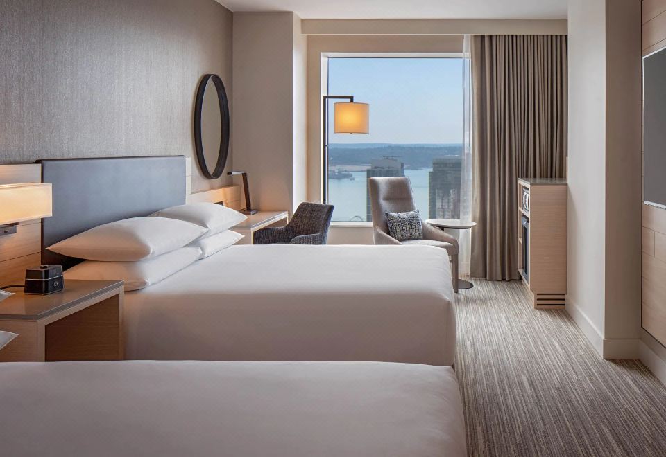 하얏트 리젠시 시애틀의 웅장한 로비 전경