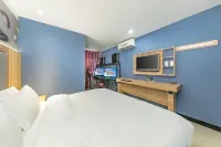 Super INS Jingyi E-Sports Hotel (Minhou University Town Jinyu Subway Station)