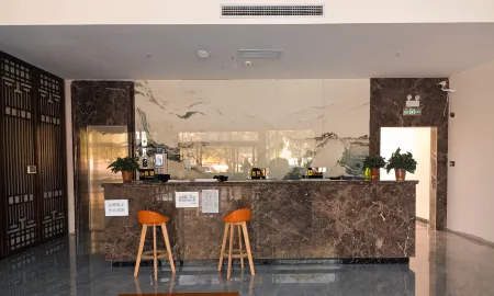 Axeltai Grand Hotel Отели рядом с достопримечательностью «Народное правительство Аксе Казахского автономного округа»