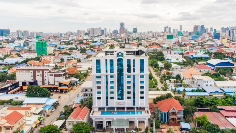 Ban Ban Hotel