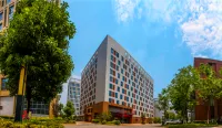 Ziyuan Business Hotel (Ezhou Gedian South Railway Station) Отели рядом с достопримечательностью «Heshangshan Relic Site»