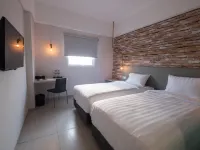 Hotel 88 Bekasi by WH Hotels near Cibeureum Lake