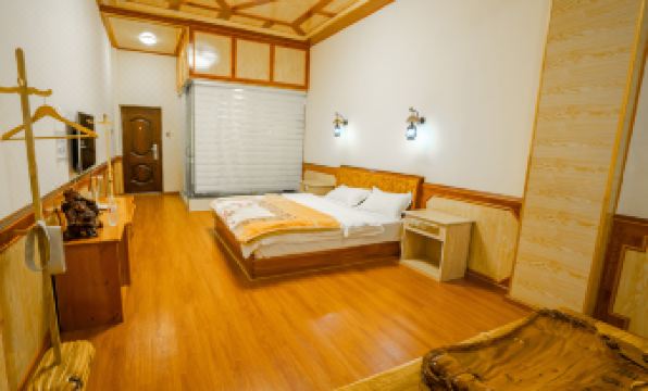 Teacher Zhang's Inn