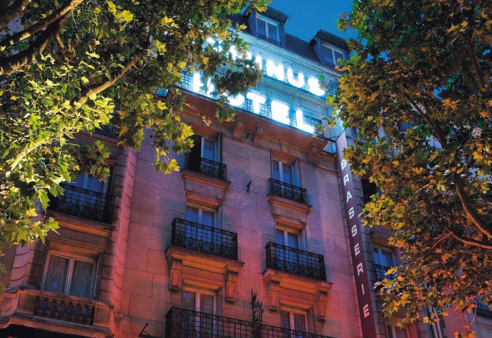 아크로폴 파리 로비