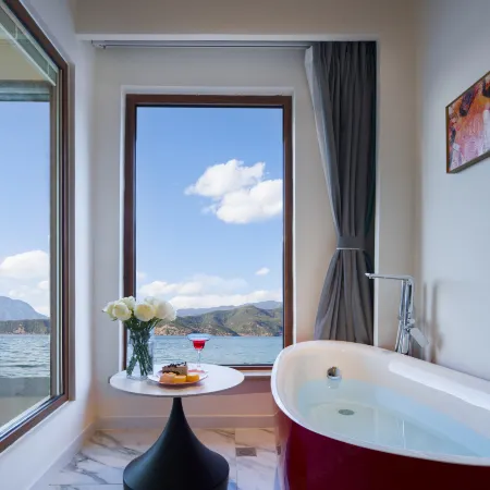 Lugu Lake Yun Duo Xu Resort Hotel