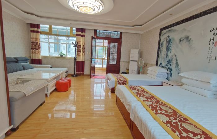 Lintan Hongjia Summer Resort