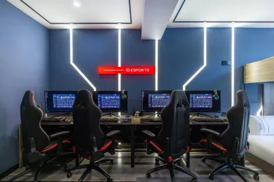 Lanzhou JD E-Sports Hotel (Baicheng Railway Station)
