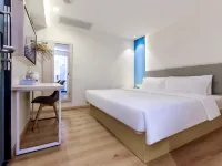 7Days Inn Hotel (Zhaotong Airport & Shenggeng Cultural Park Branch) 昭陽区のホテル
