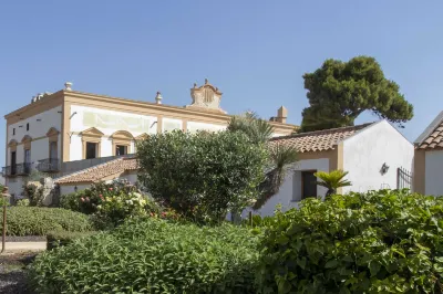Villa del Gattopardo Suites & Spa Hotel dekat Stazione Centrale - Pensilina Interna