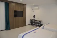 Mango Hotel